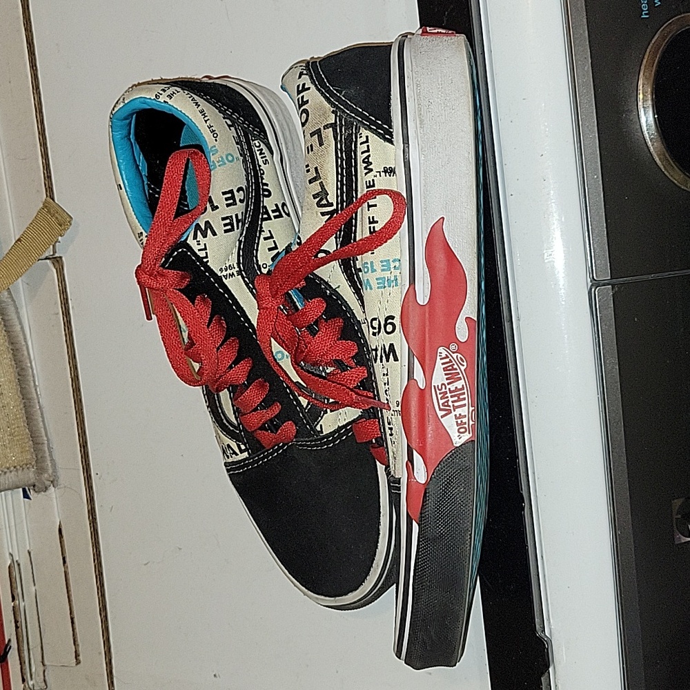 Vans - Picture 3 of 6